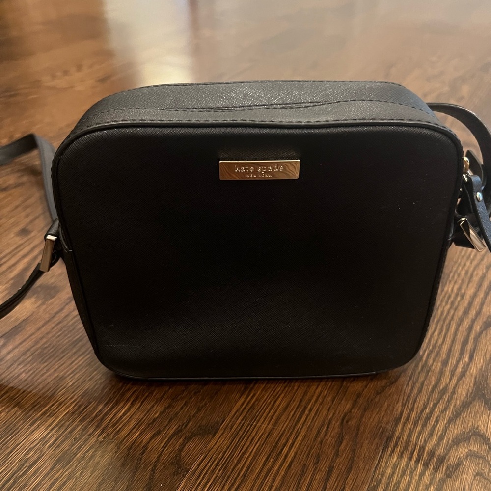 LIKE NEW KATE SPADE CAMERA BAG CROSSBODY